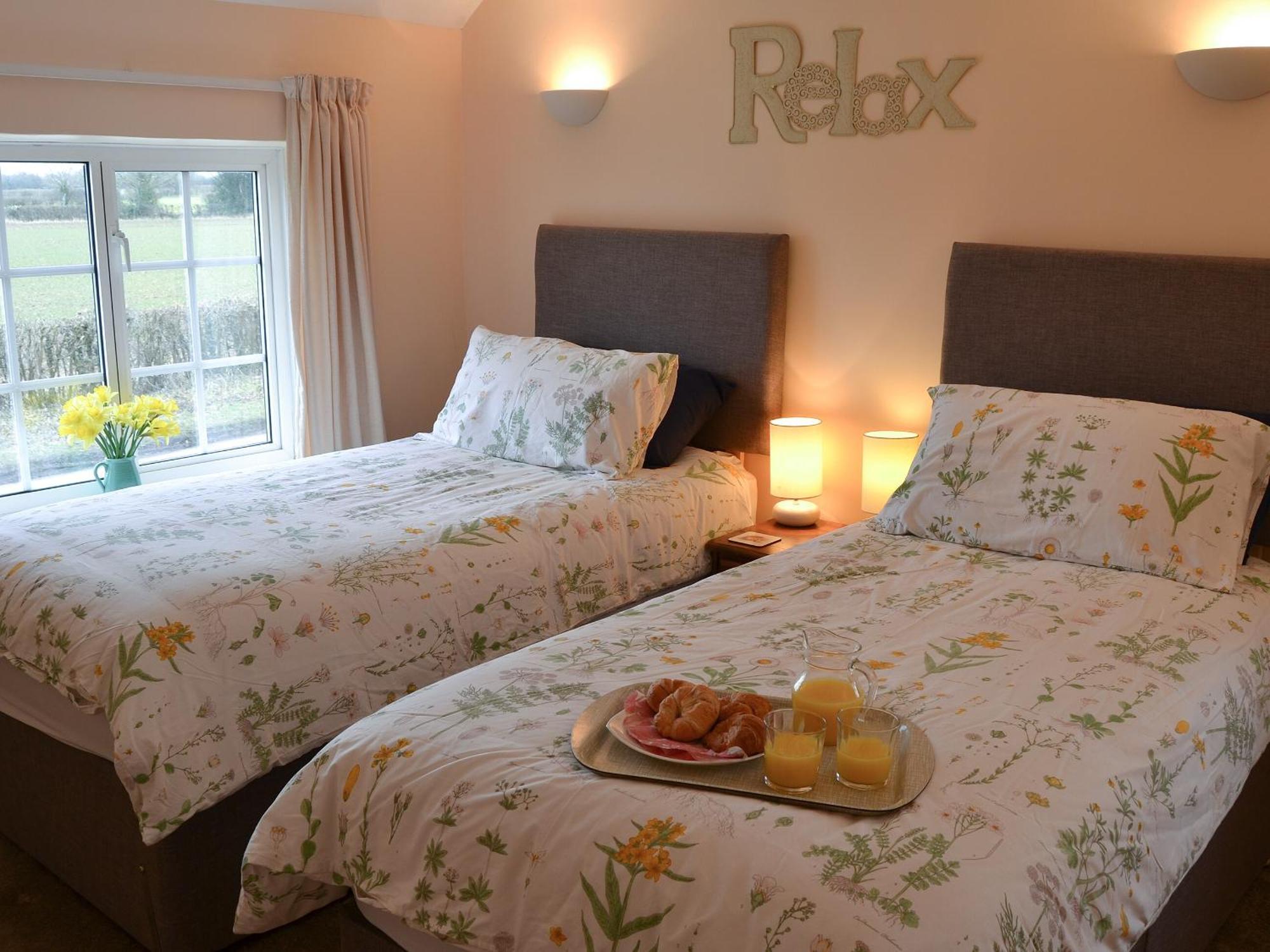 Glen Cottage Yaxham ภายนอก รูปภาพ